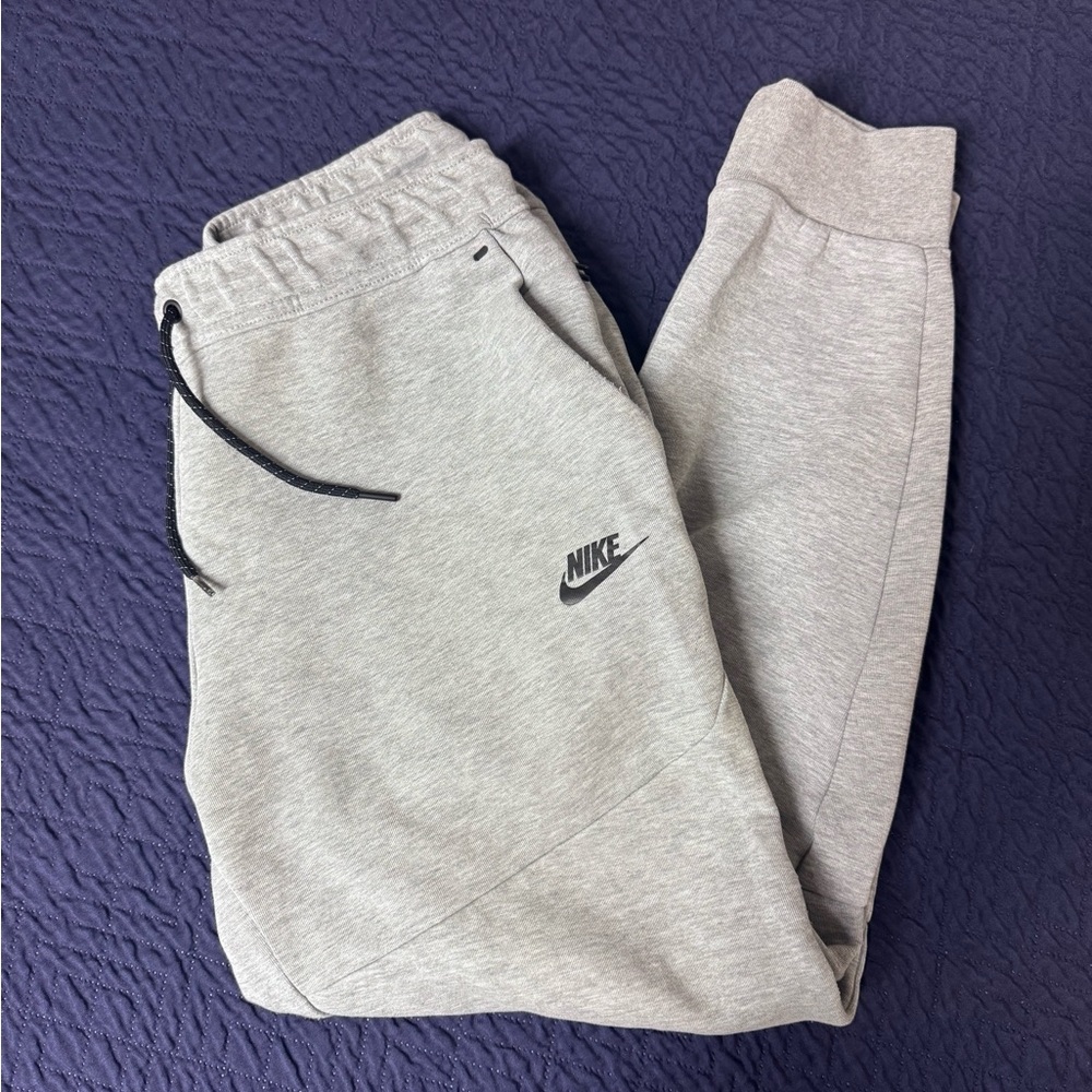 Nike tech fleece pants